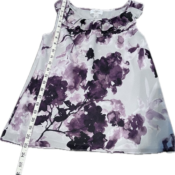 Loft (Ann Taylor) Petite Small Ruffle Neck Purple Gray Floral Sleeveless Blouse - Picture 5 of 7